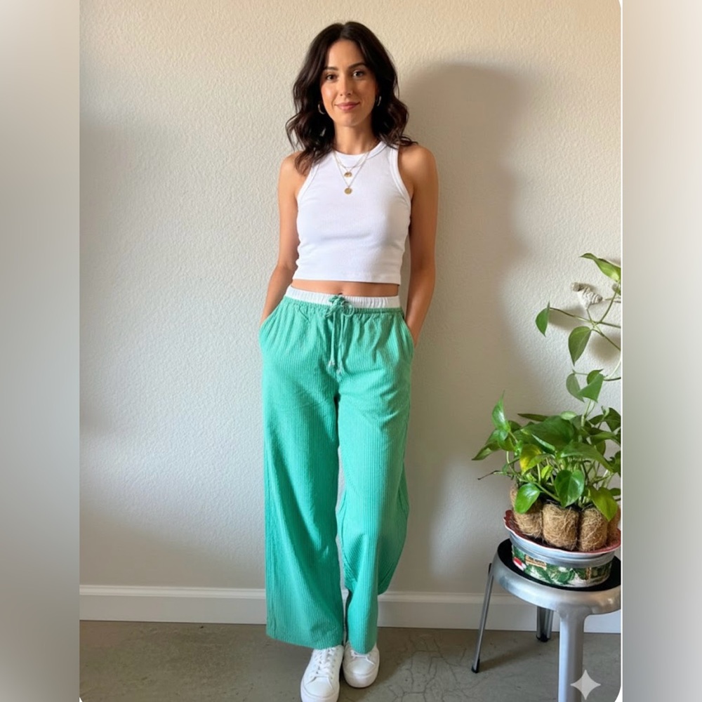 Zara Women's Green Wide-Leg Pants